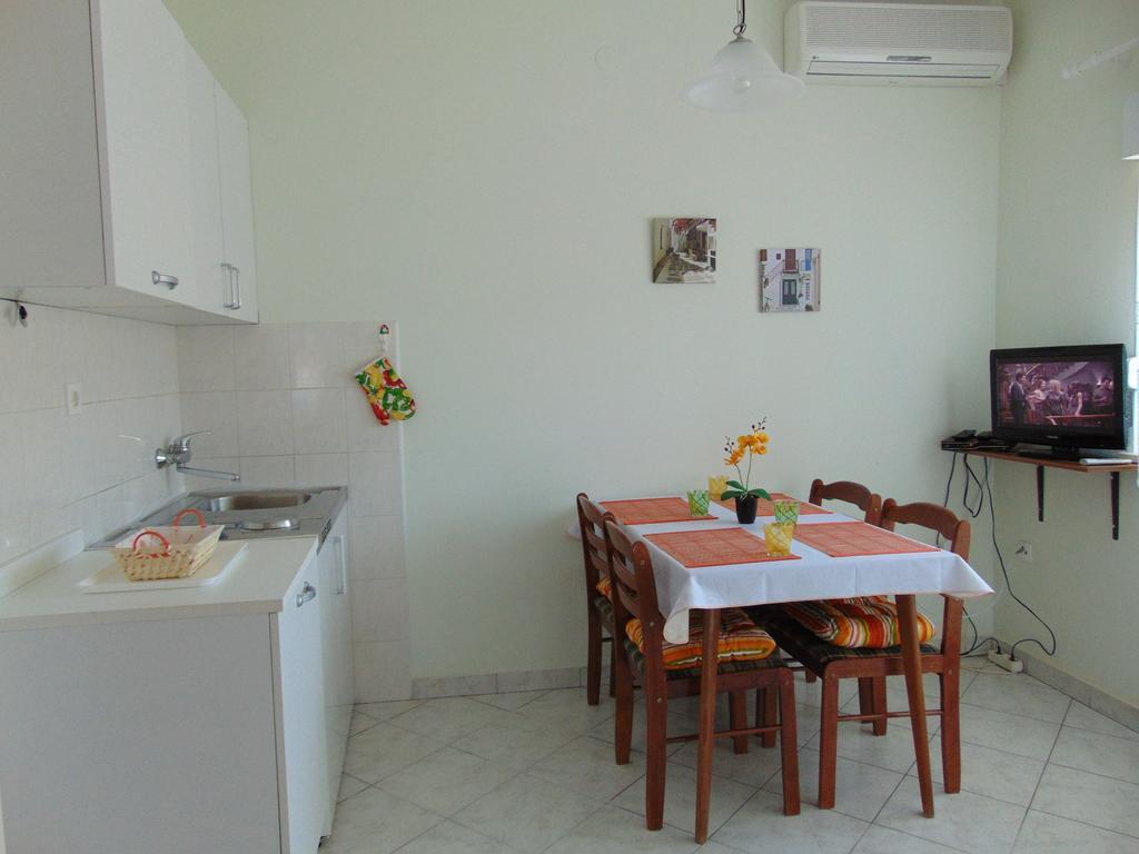 Apartments Borozan Vinišće Værelse billede