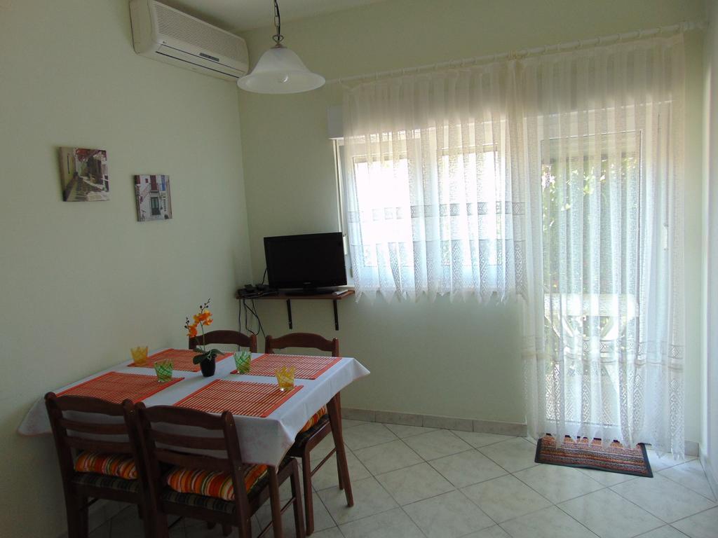 Apartments Borozan Vinišće Værelse billede