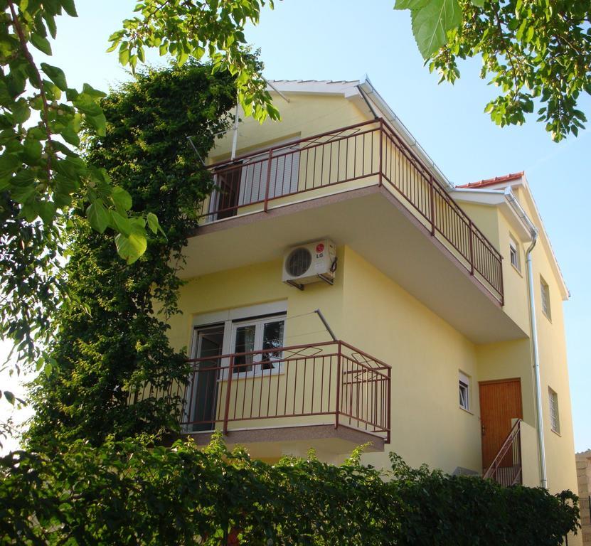 Apartments Borozan Vinišće Eksteriør billede