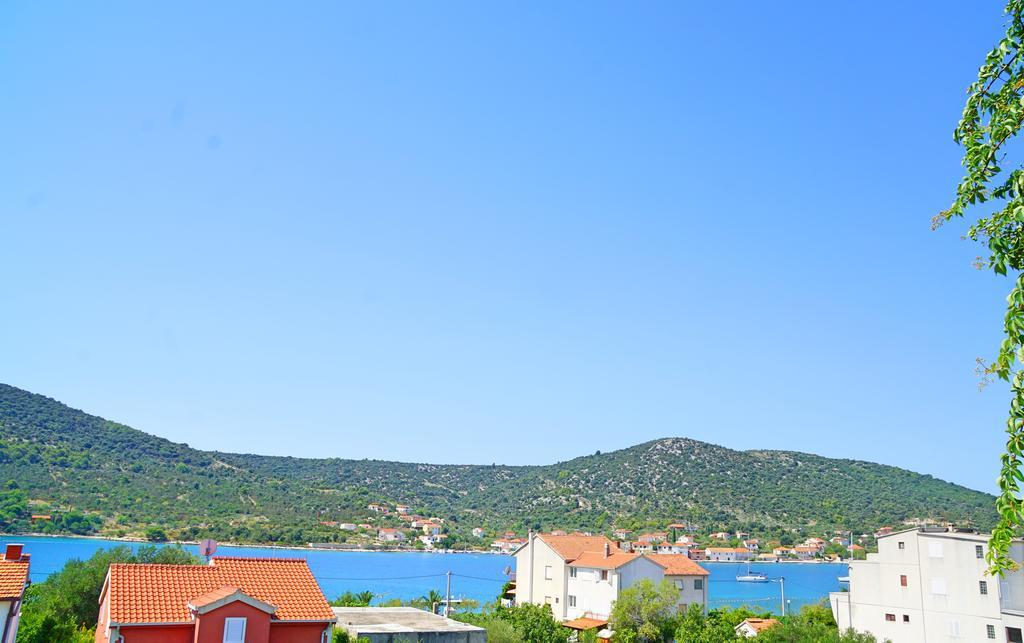 Apartments Borozan Vinišće Eksteriør billede