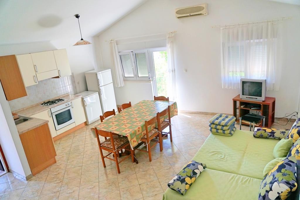 Apartments Borozan Vinišće Eksteriør billede