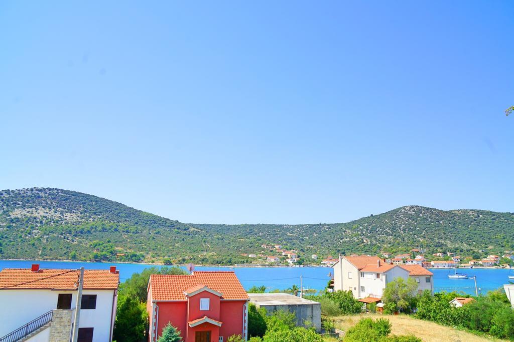 Apartments Borozan Vinišće Eksteriør billede